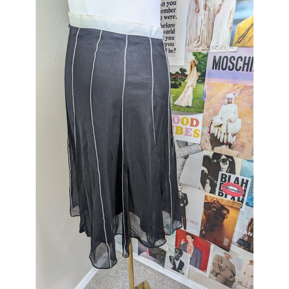 Vintage Gothic Skirt - Picture 5 of 6